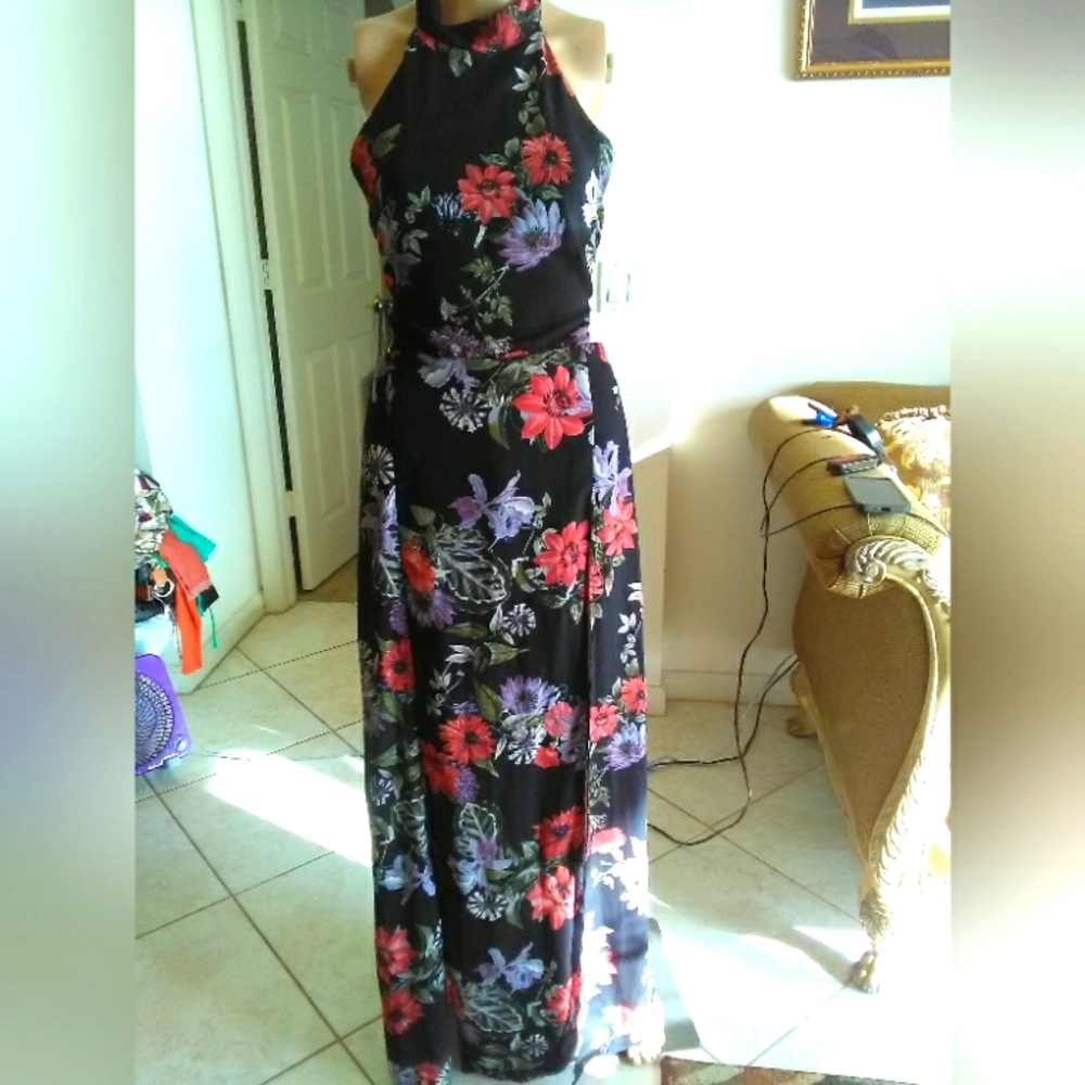 BNWOT MAXI OPEN DRESS W/ SHORTS UNDERNEATH ( HALTER TOP) SZ. 10  BLACK FLORAL
